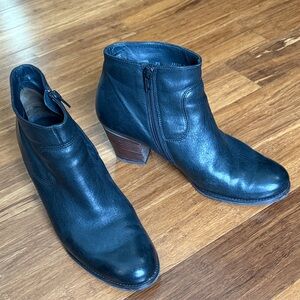Paul Green Black Leather Shoes